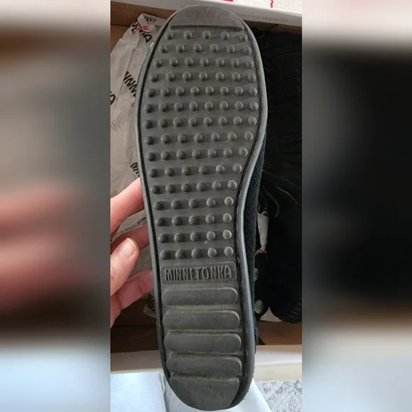 Minnetonka Women's Booties - Picture 3 of 4